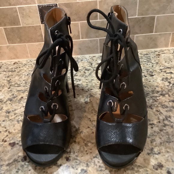 Nine West chunky tie up sandals - Picture 3 of 5